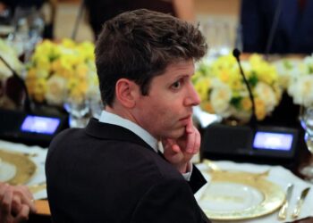 سم‌آلتمن مخفیانه به آسیا آمد