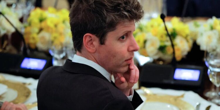 سم‌آلتمن مخفیانه به آسیا آمد