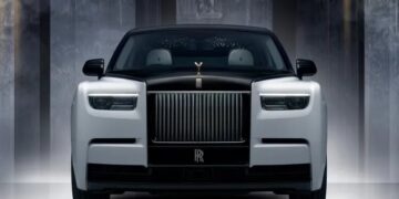 مدل ۱۰۰ سالگی رولزرویس فانتوم رونمایی شد /عکس
