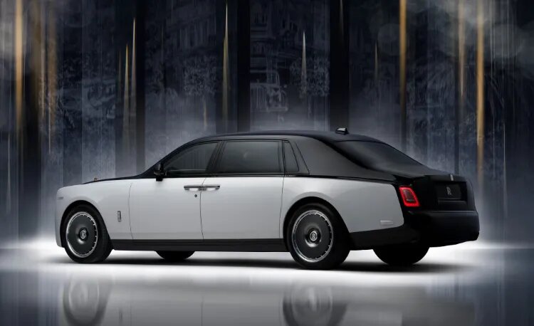 مدل ۱۰۰ سالگی رولزرویس فانتوم رونمایی شد /عکس