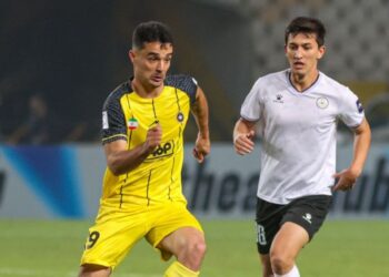 رونالدو مقابل اصفهانی‌های ایران؟!