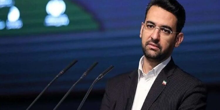 آذری جهرمی: دم را اگر دریابید، آنها مثل دوره جنگ ۱۲ روزه خودشان پاسخ امثال ترامپ را خواهند داد