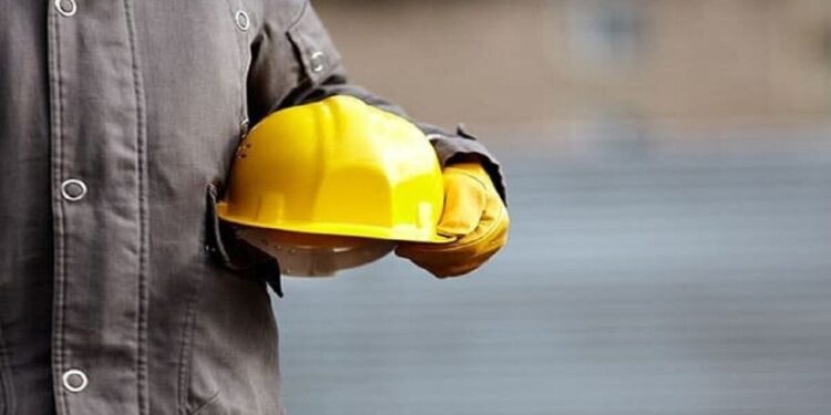 جزییات جلسه آخر کمیته مزد اعلام شد/  باقری: ۷۰درصد بیمه‌شدگان جامعه کارگری، حداقل‌بگیر هستند