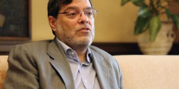مرندی: اگر آمریکا واقعاً قادر به تصرف تنگه هرمز بود، جنگ تا امروز به پایان رسیده بود